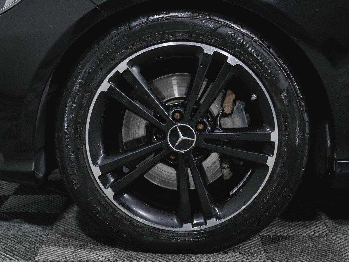 Б/У Мерседес-Бенц Е-Класс 2014 года. Фото: #14