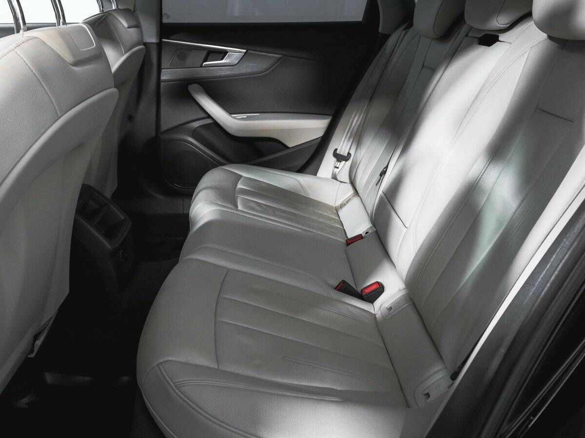 Б/У Ауди А4 2017 года. Фото: #9