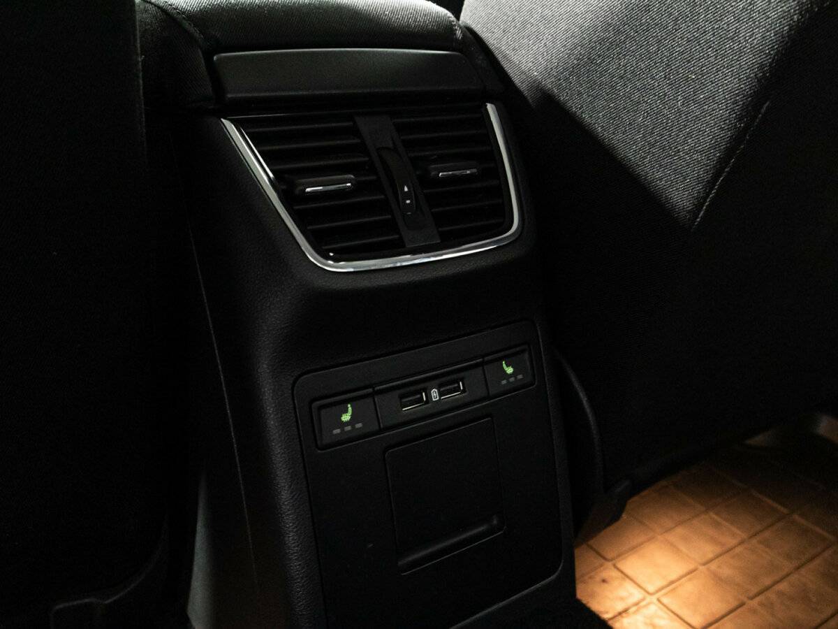 Б/У Шкода Октавия 2019 года. Фото: #18