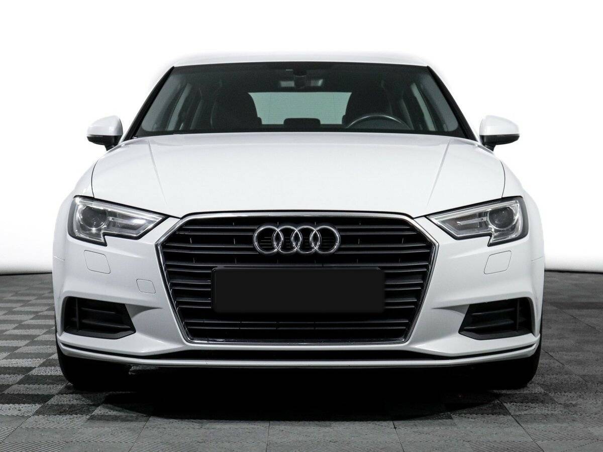 Б/У Ауди А3 2017 года. Фото: #1