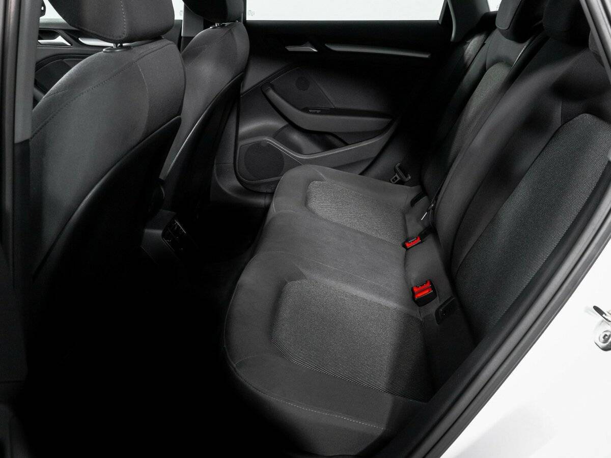 Б/У Ауди А3 2017 года. Фото: #9