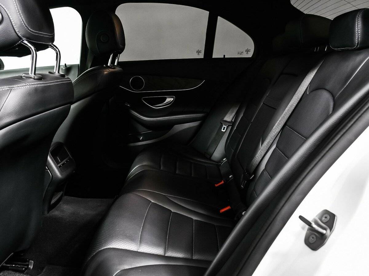 Б/У Мерседес-Бенц Ц-Класс 2018 года. Фото: #12