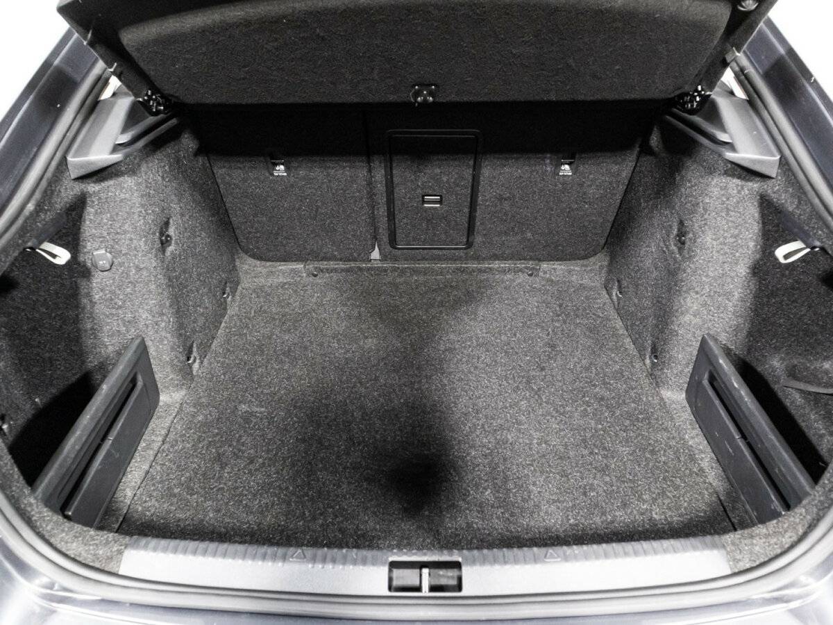 Б/У Шкода Октавия 2020 года. Фото: #18