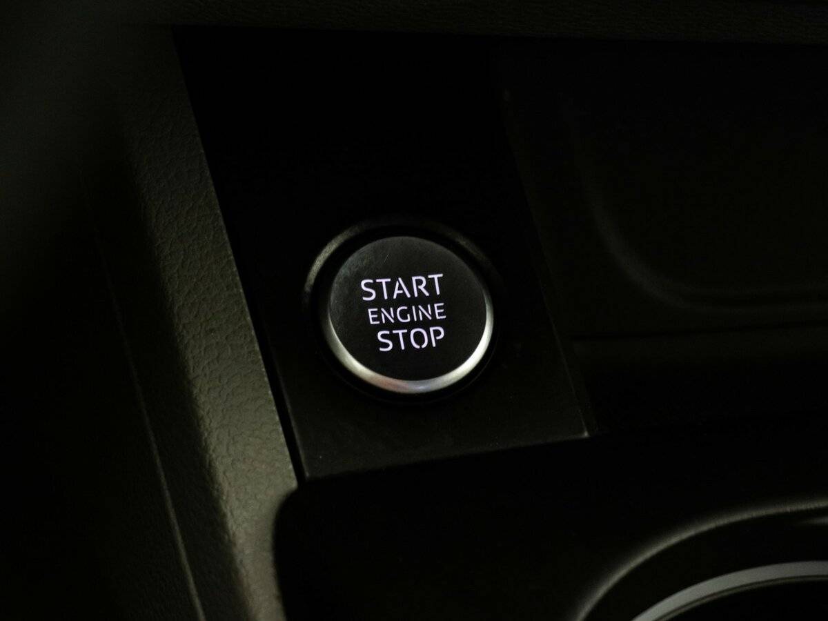 Б/У Ауди А4 2017 года. Фото: #22