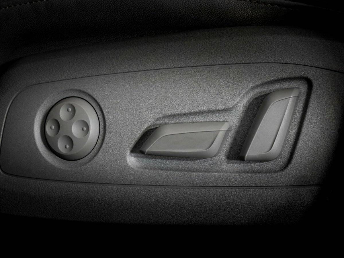 Б/У Ауди А4 2017 года. Фото: #24