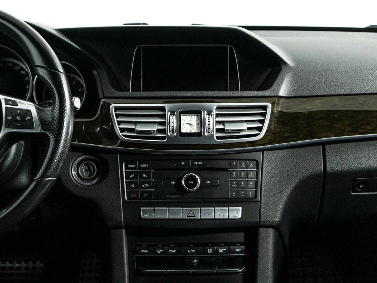 Б/У Мерседес-Бенц Е-Класс 2015 года. Фото: #14