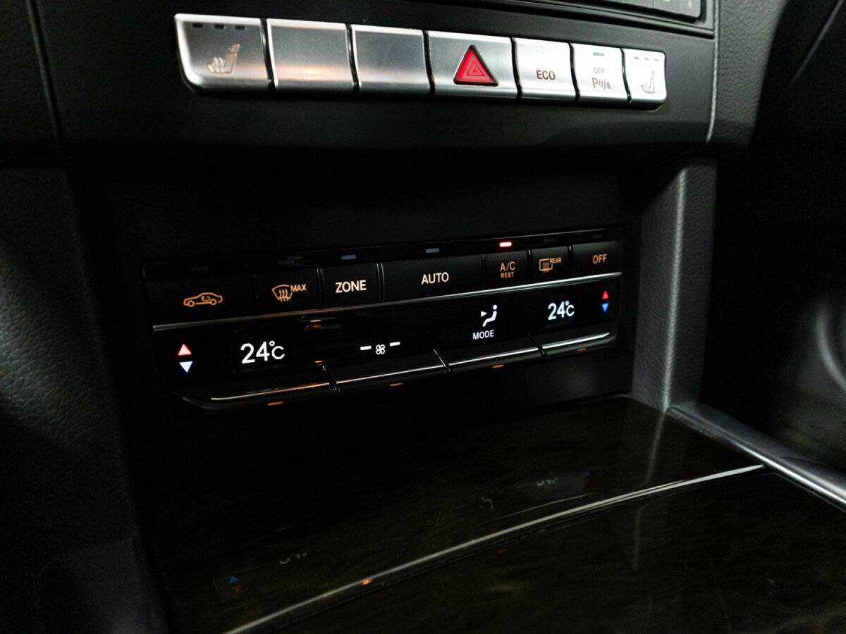 Б/У Мерседес-Бенц Е-Класс 2015 года. Фото: #16