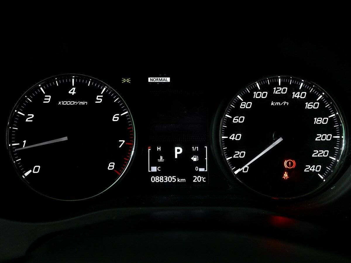 Б/У Митсубиши Оутлэндер 2021 года. Фото: #10