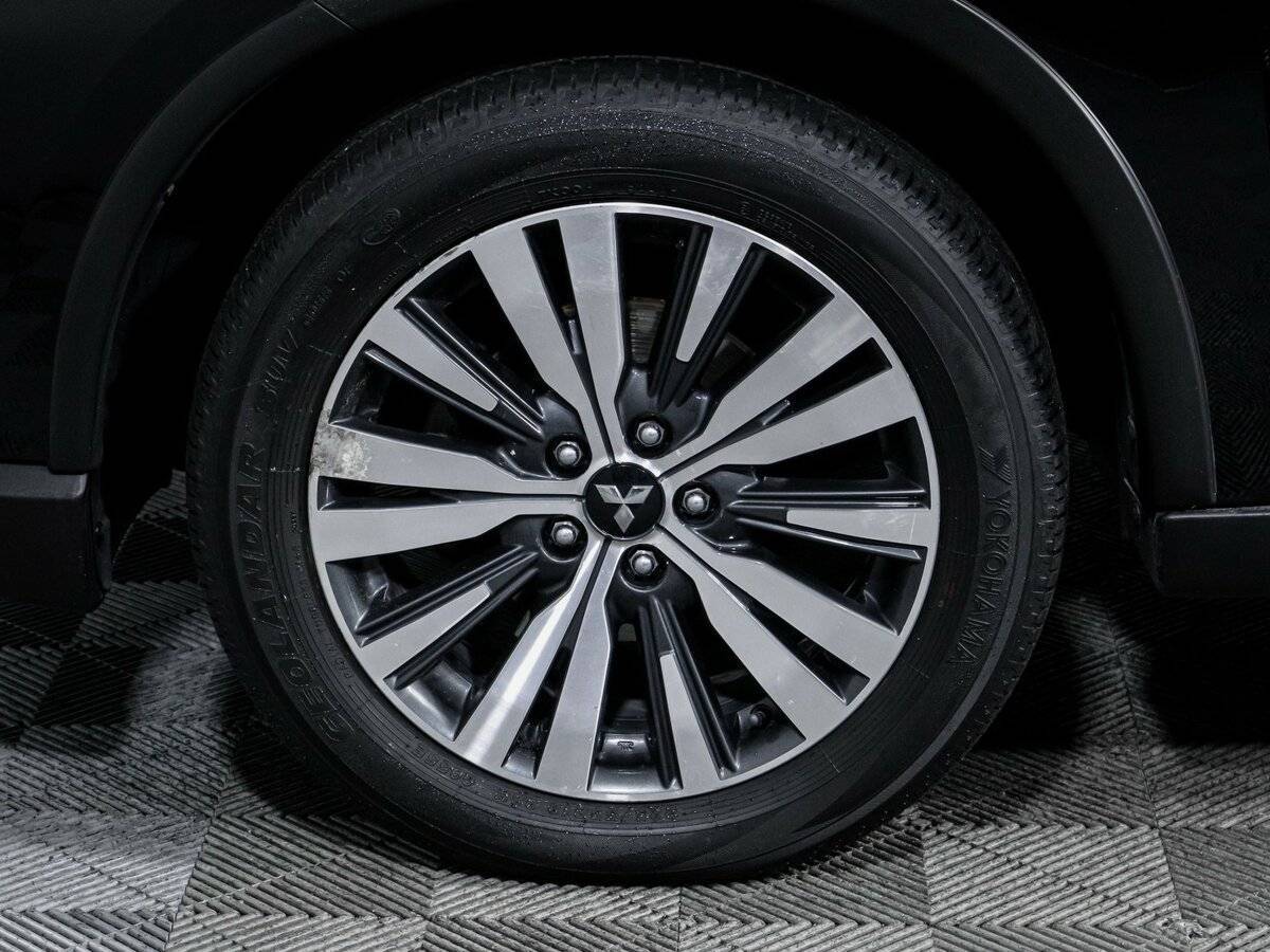 Б/У Митсубиши Оутлэндер 2021 года. Фото: #14