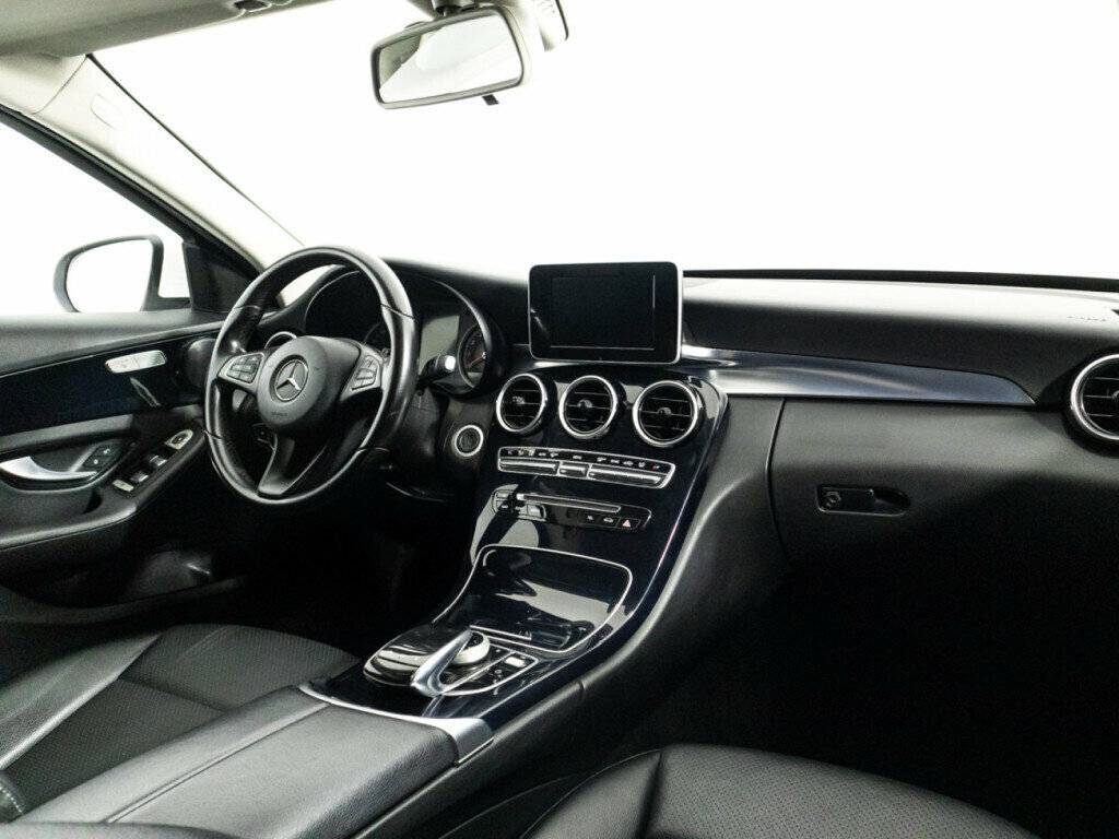 Б/У Мерседес-Бенц Ц-Класс 2015 года. Фото: #8