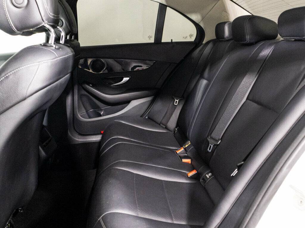 Б/У Мерседес-Бенц Ц-Класс 2015 года. Фото: #9