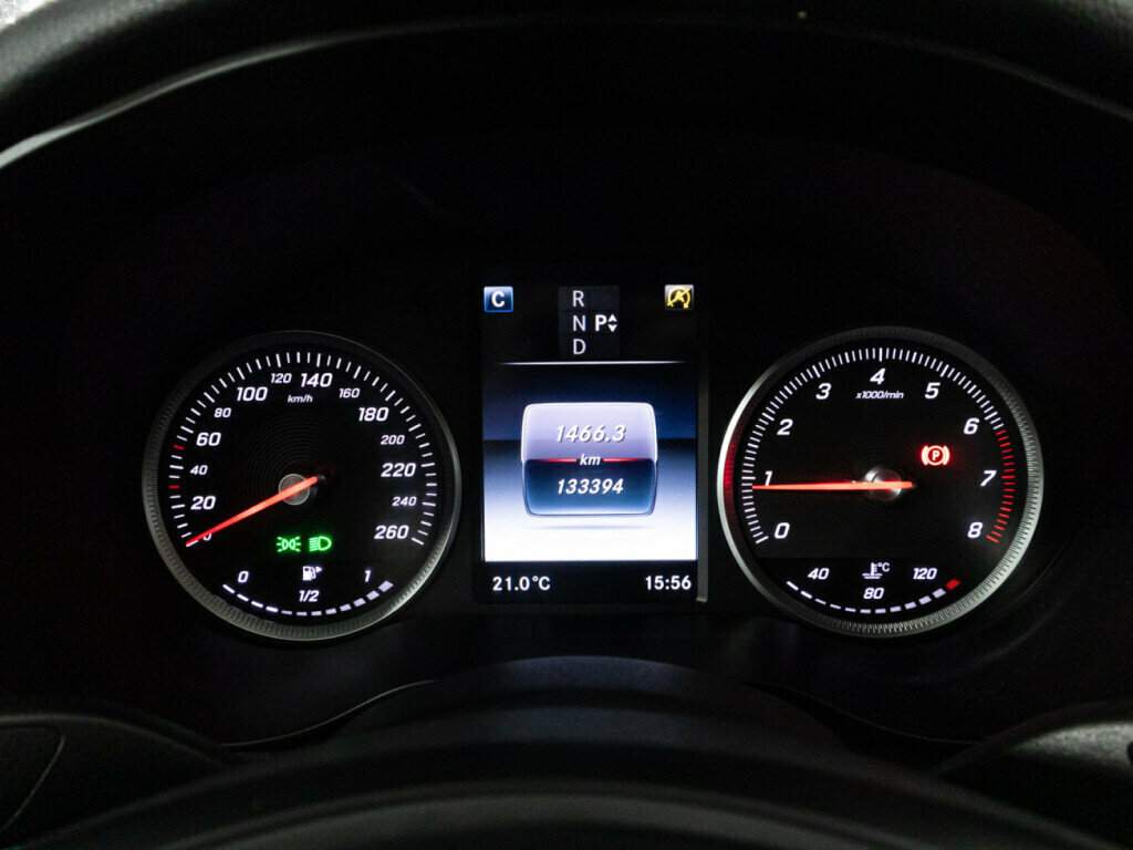 Б/У Мерседес-Бенц Ц-Класс 2015 года. Фото: #11