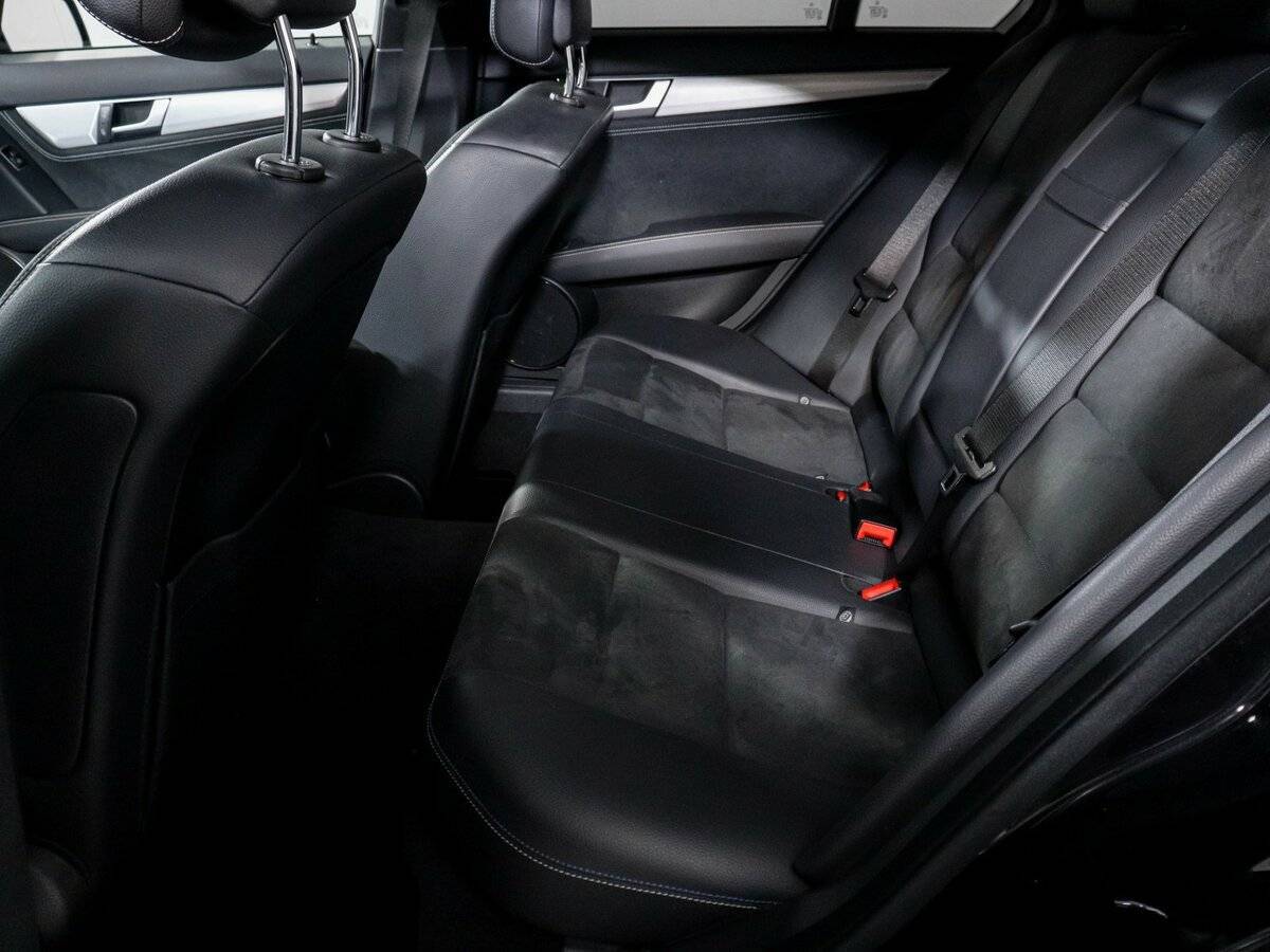 Б/У Мерседес-Бенц Ц-Класс 2013 года. Фото: #9