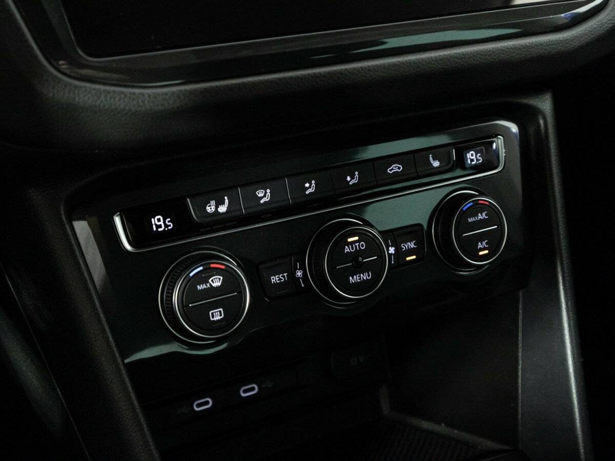 Б/У Фольксваген Тигуан 2018 года. Фото: #22