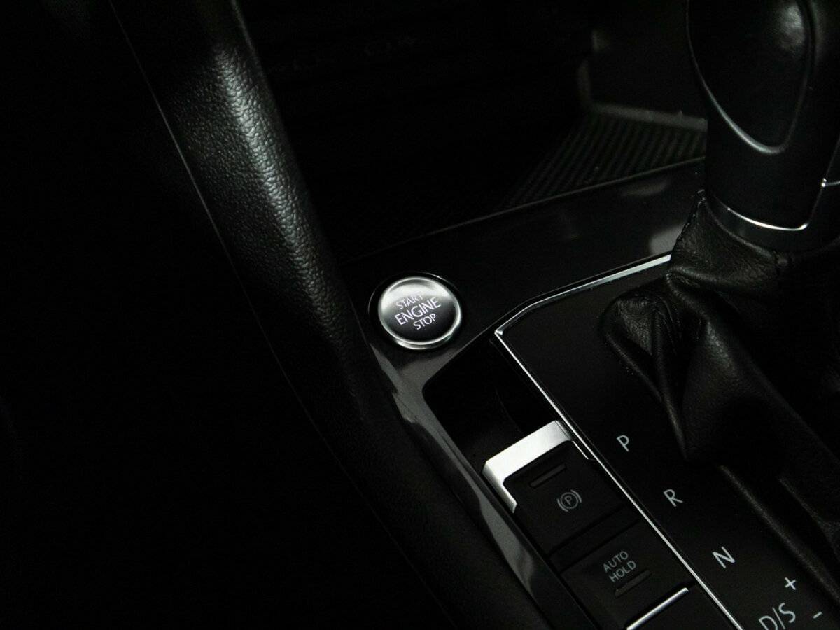 Б/У Фольксваген Тигуан 2018 года. Фото: #24