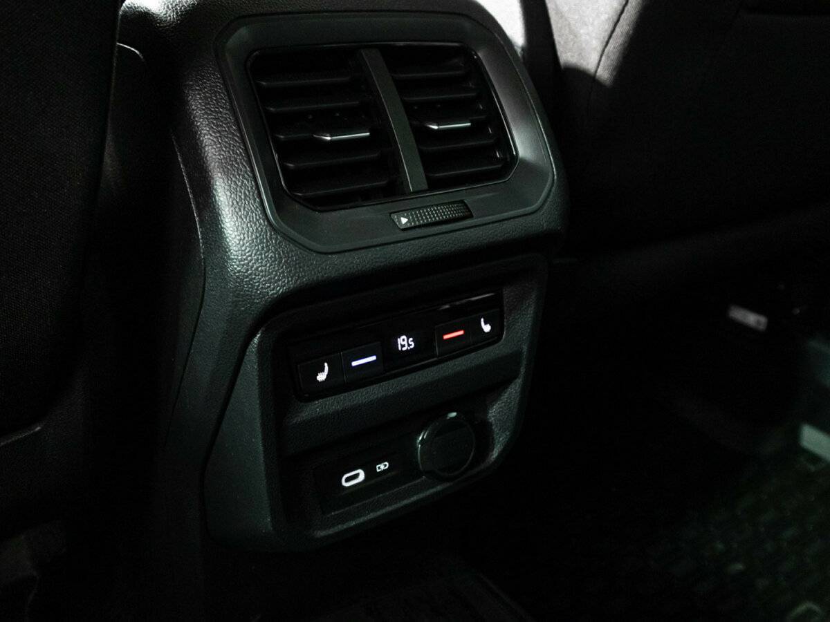 Б/У Фольксваген Тигуан 2018 года. Фото: #25