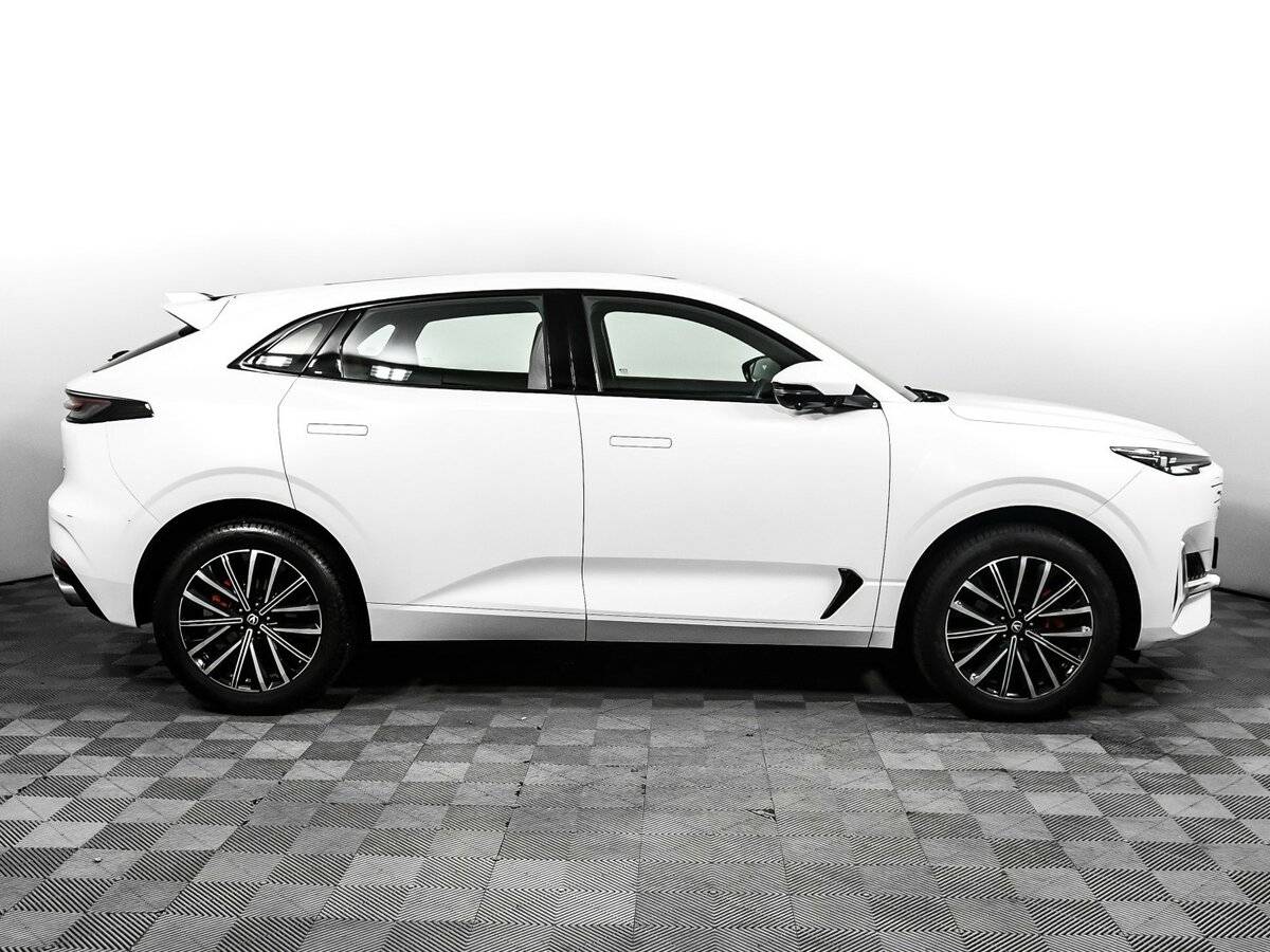 Б/У Чанган УНИ-К 2023 года. Фото: #3