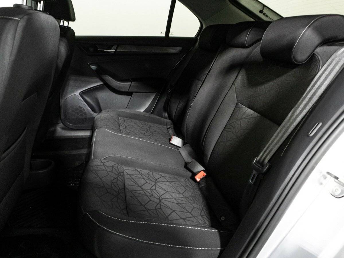 Б/У Шкода Рапид 2018 года. Фото: #9