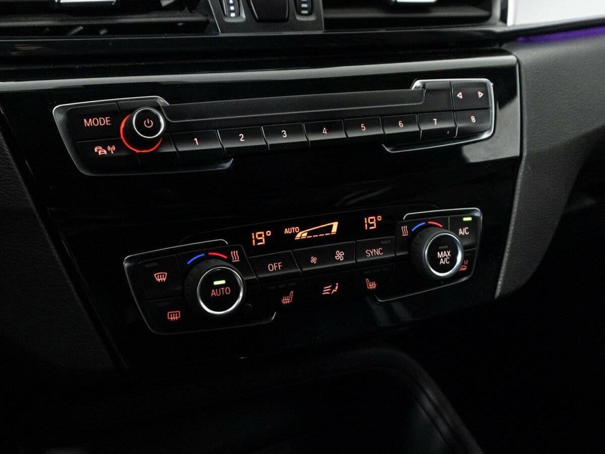 Б/У БМВ Икс1 2019 года. Фото: #17