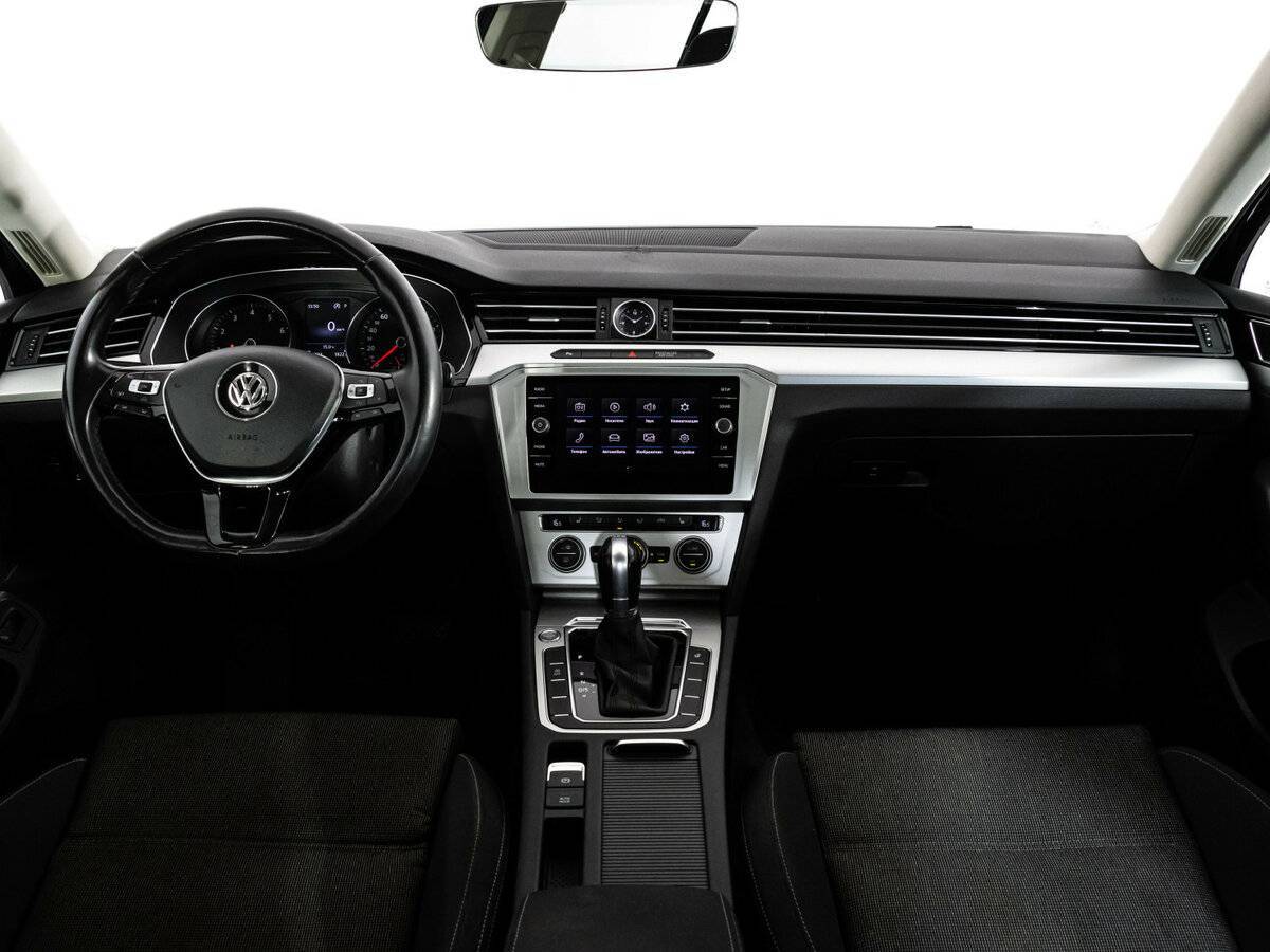 Б/У Фольксваген Пассат 2018 года. Фото: #8