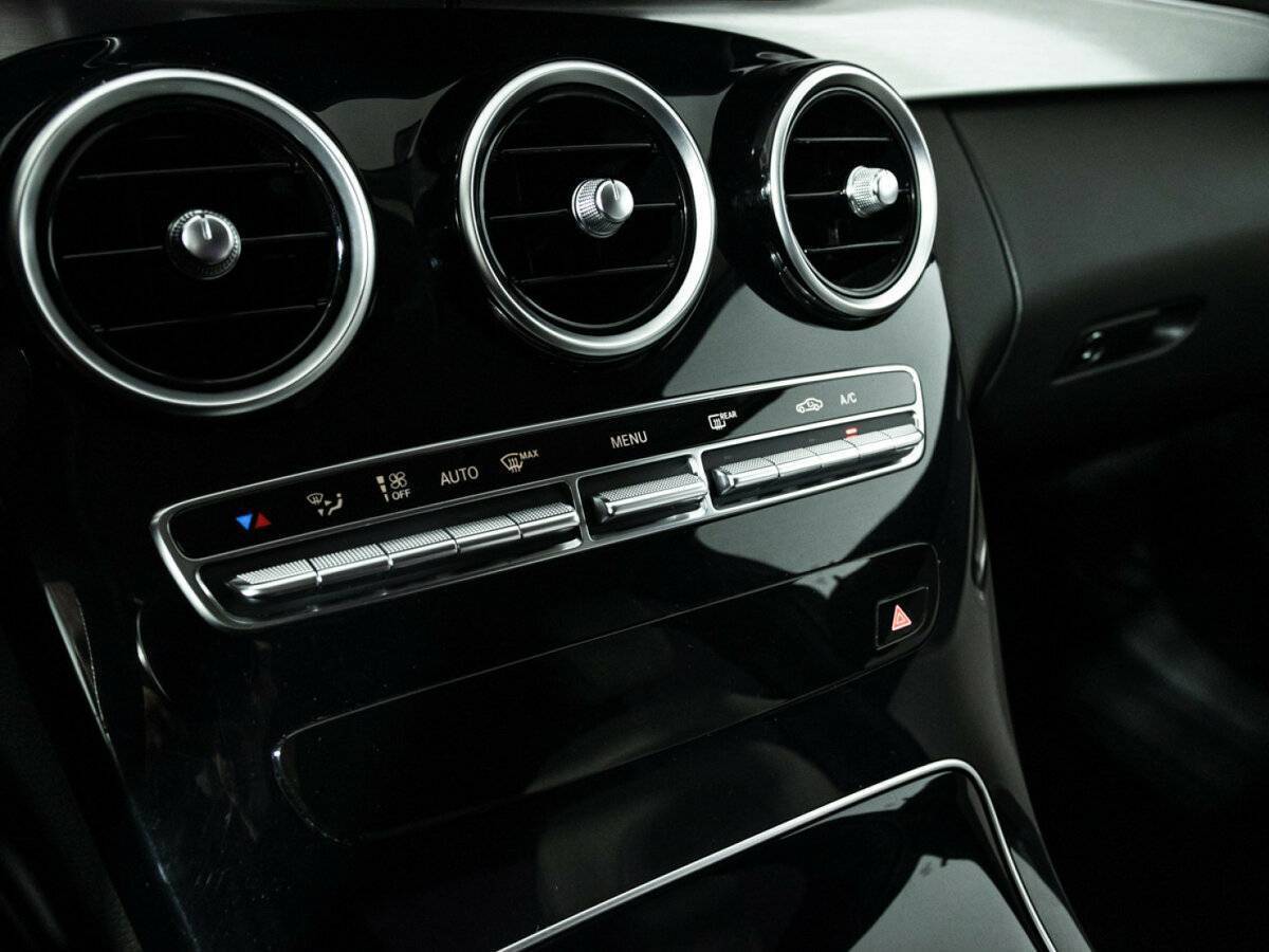 Б/У Мерседес-Бенц Ц-Класс 2015 года. Фото: #17