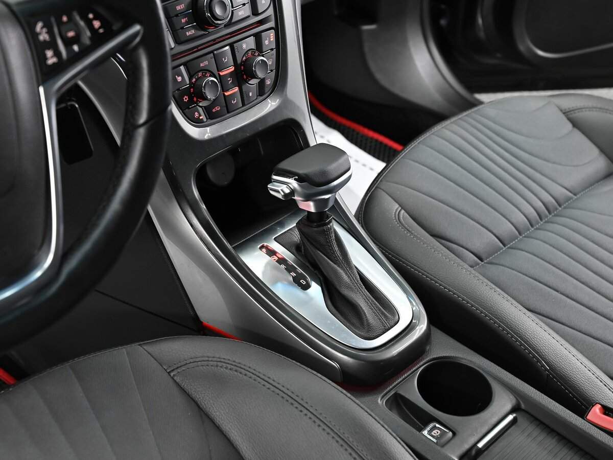 Б/У Опель Астра 2013 года. Фото: #10