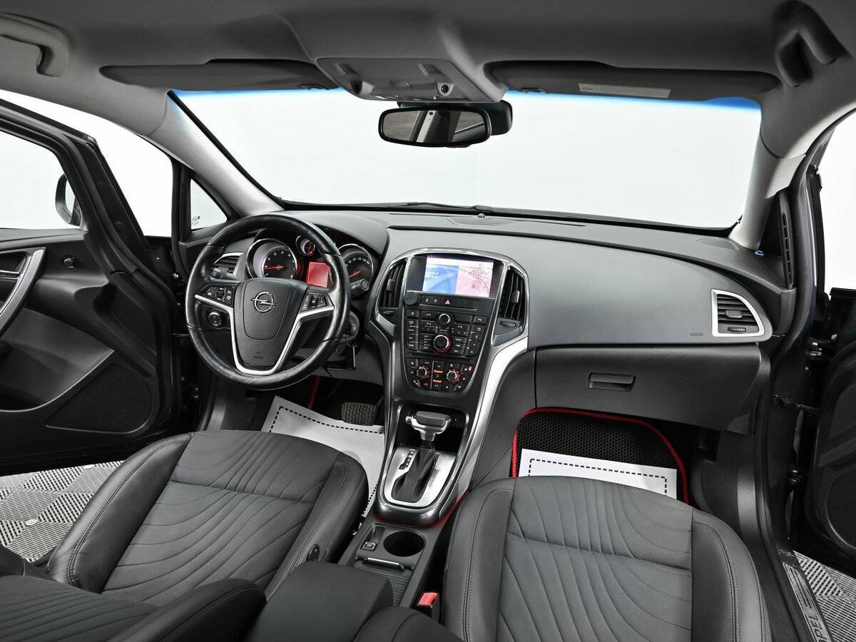 Б/У Опель Астра 2013 года. Фото: #11