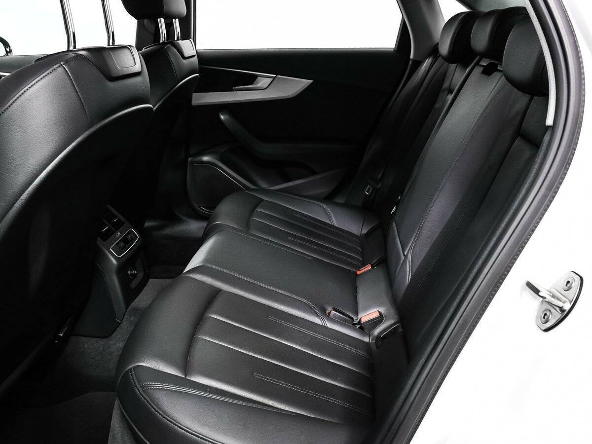 Б/У Ауди А4 2018 года. Фото: #13