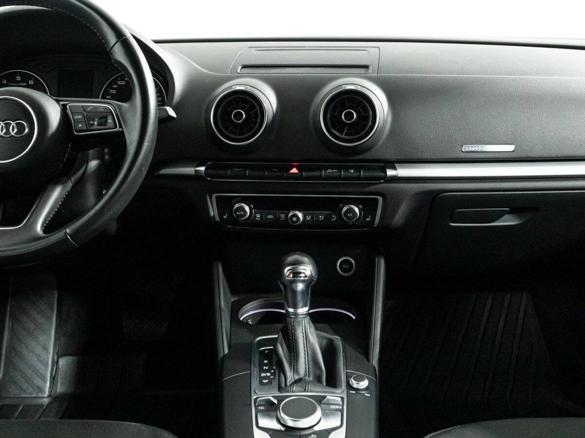 Б/У Ауди А3 2017 года. Фото: #13