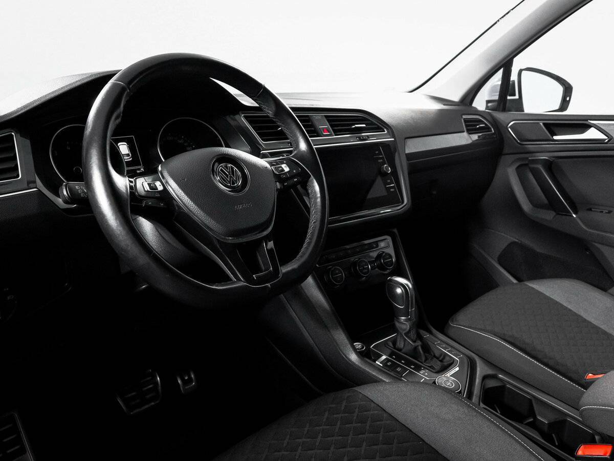 Б/У Фольксваген Тигуан 2018 года. Фото: #13