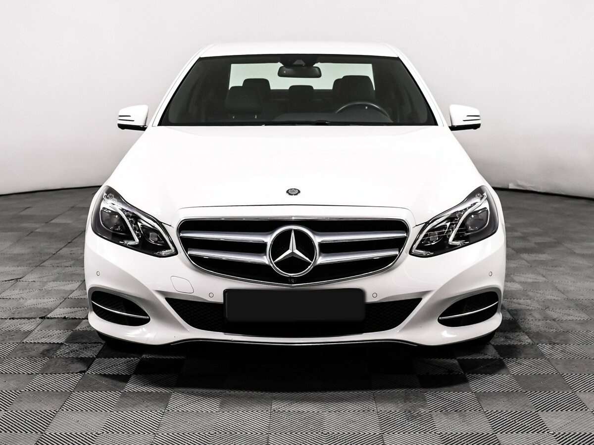 Б/У Мерседес-Бенц Е-Класс 2014 года. Фото: #1