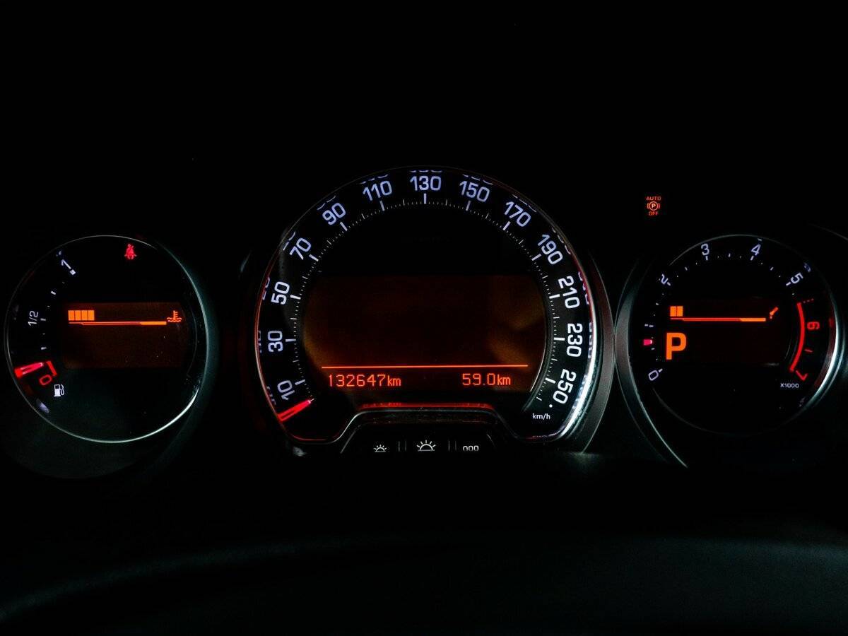 Б/У Ситроен Ц5 2014 года. Фото: #10