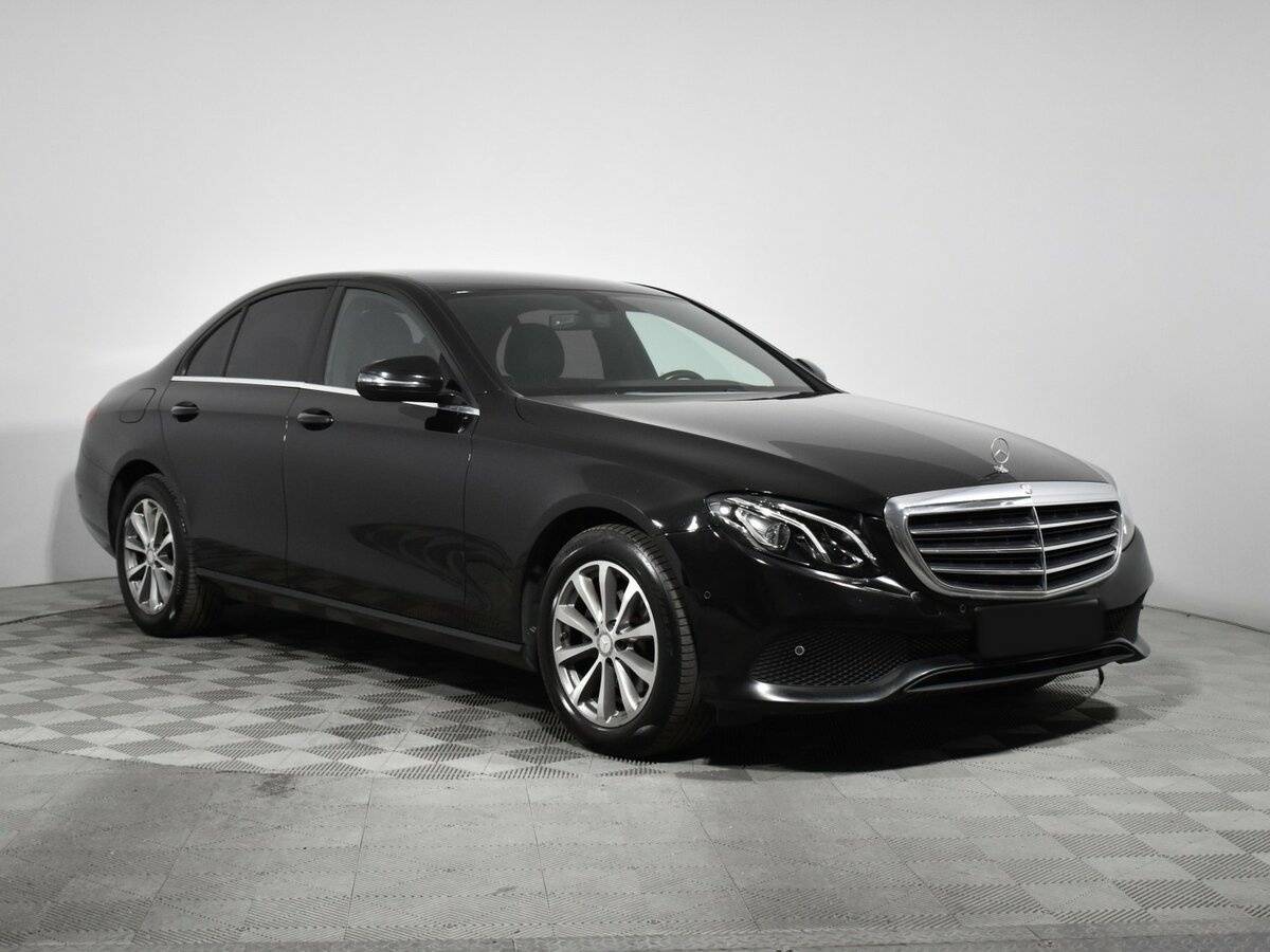 Б/У Мерседес-Бенц Е-Класс 2016 года. Фото: #2
