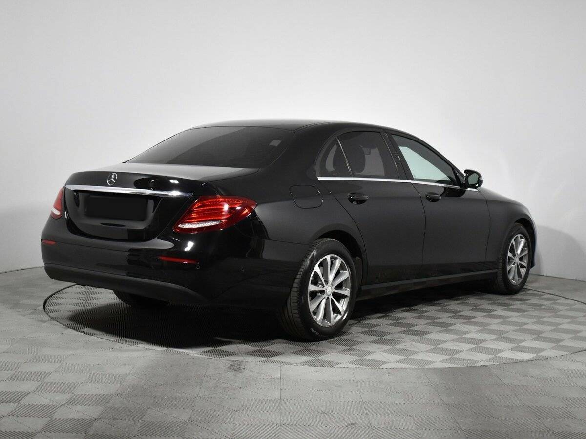 Б/У Мерседес-Бенц Е-Класс 2016 года. Фото: #4