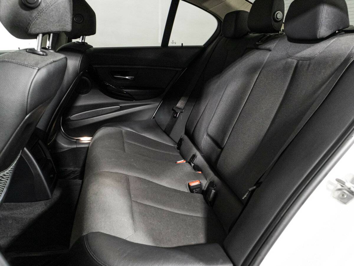 Б/У БМВ 3 серии 2018 года. Фото: #9