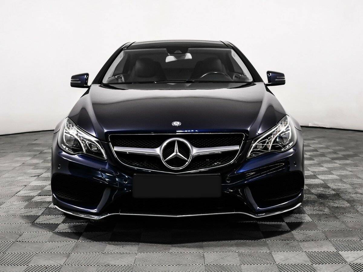 Б/У Мерседес-Бенц Е-Класс 2015 года. Фото: #1