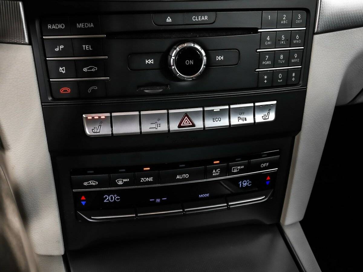 Б/У Мерседес-Бенц Е-Класс 2015 года. Фото: #14