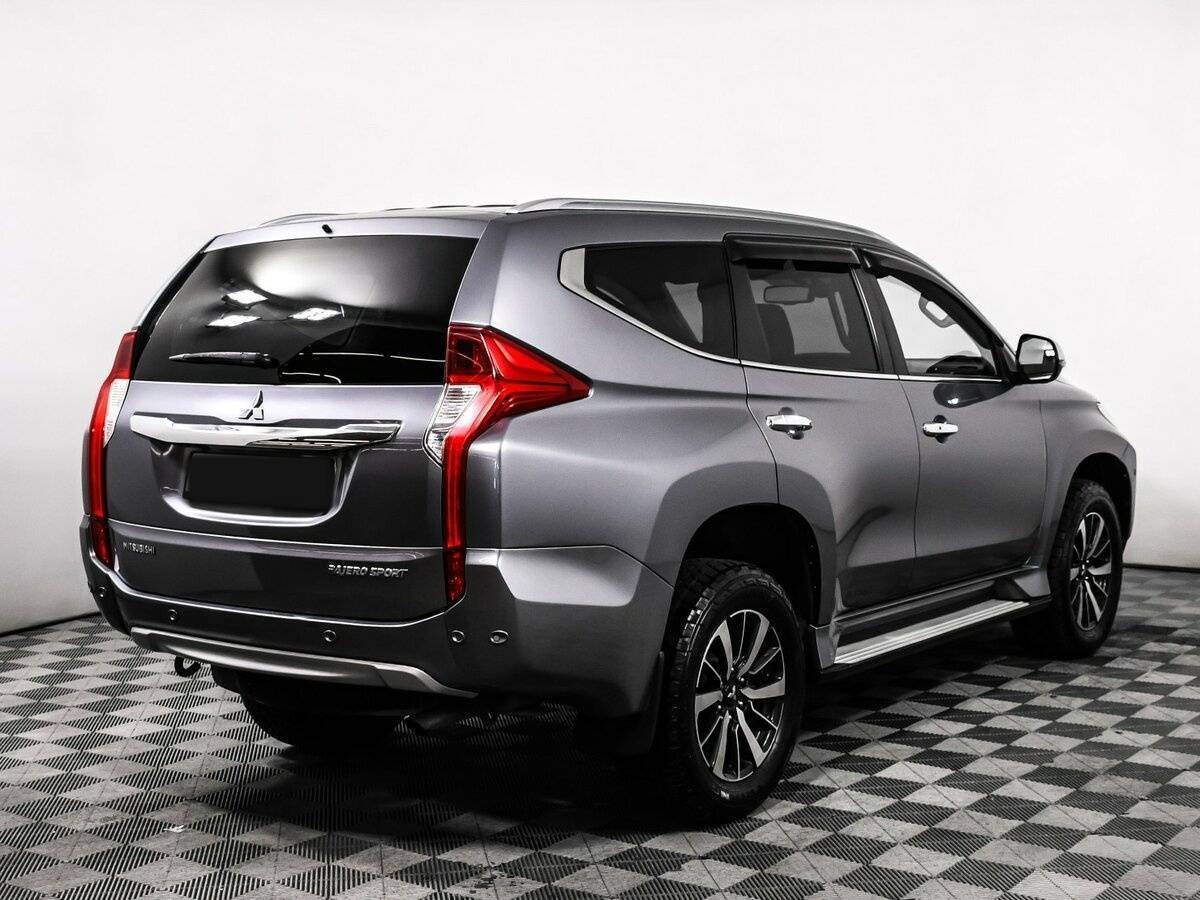 Б/У Митсубиши Паджеро Спорт 2017 года. Фото: #4