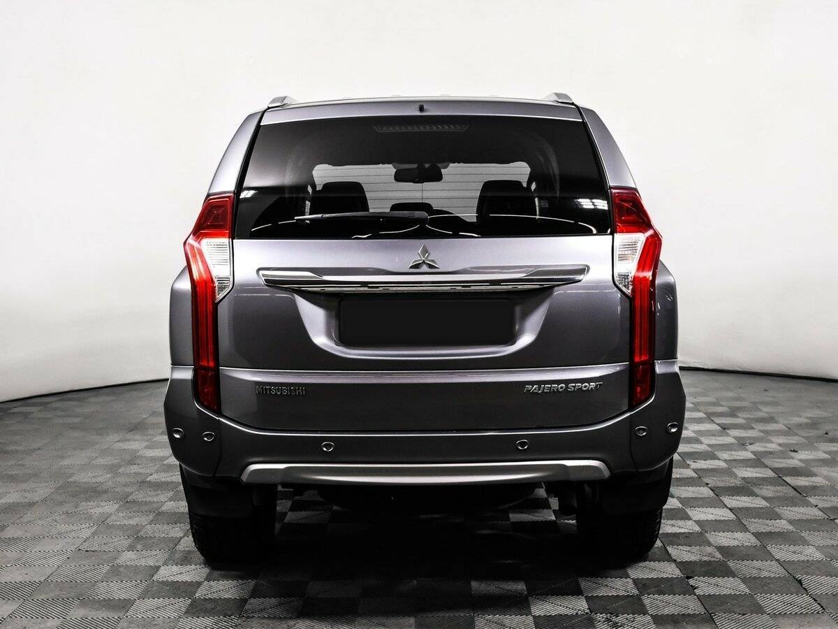 Б/У Митсубиши Паджеро Спорт 2017 года. Фото: #5