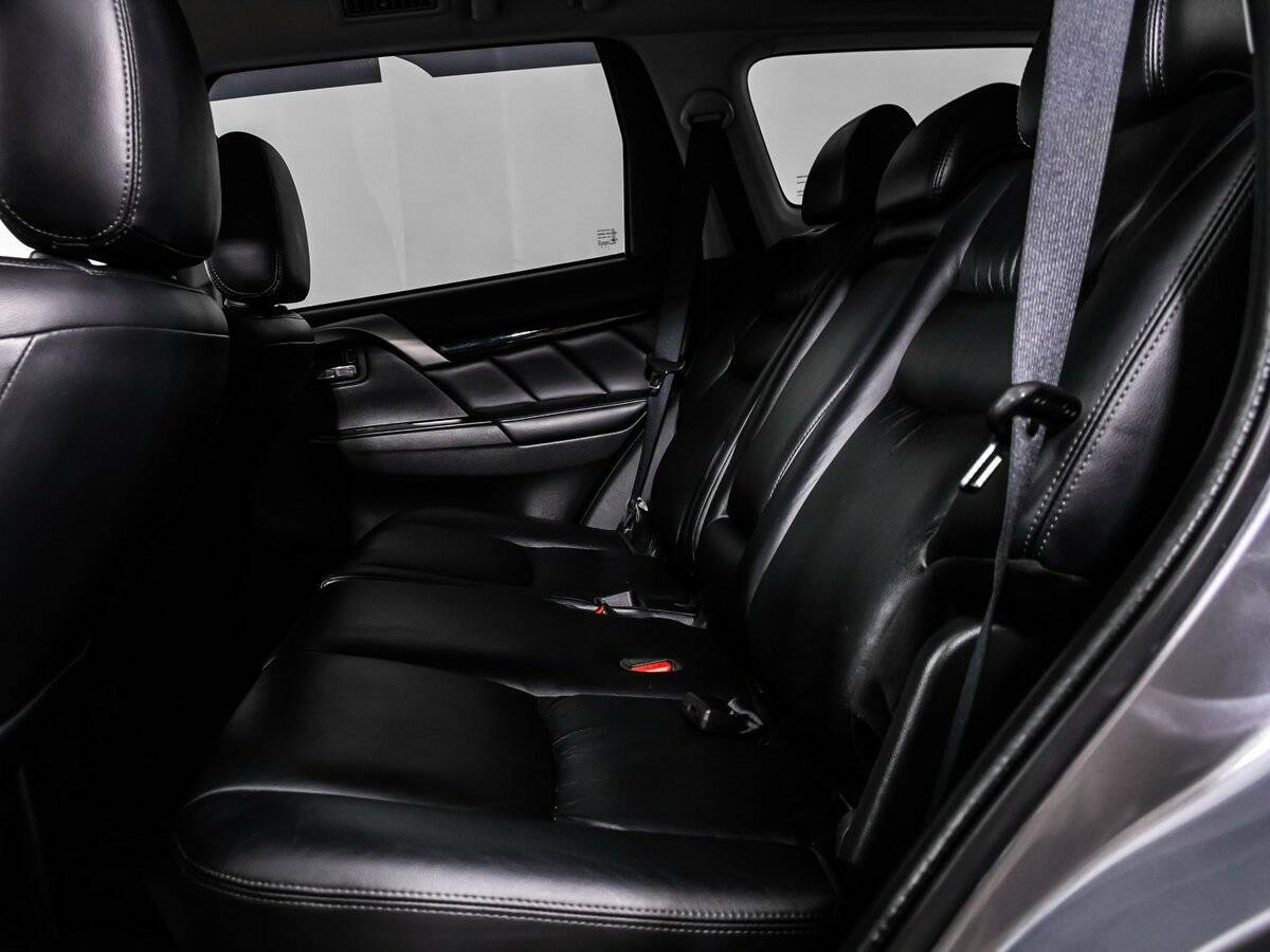 Б/У Митсубиши Паджеро Спорт 2017 года. Фото: #12