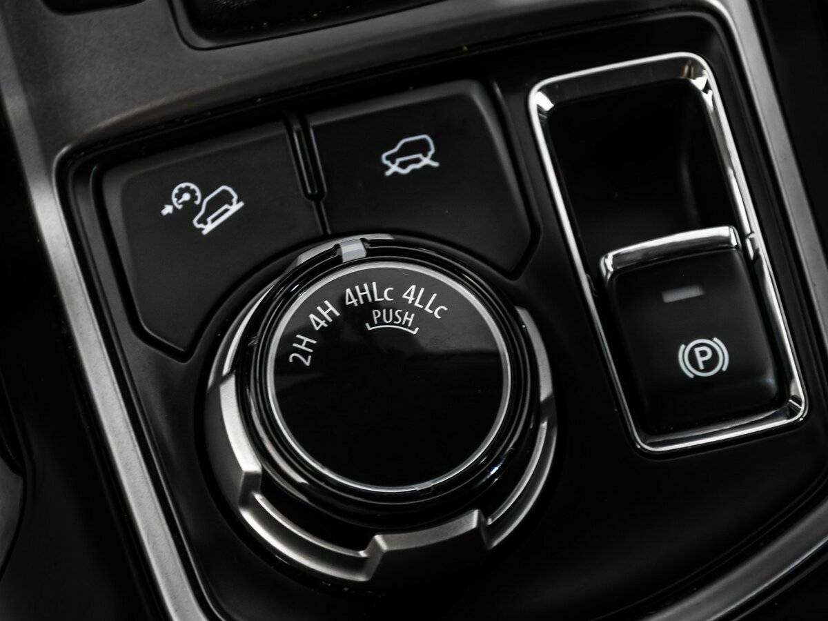 Б/У Митсубиши Паджеро Спорт 2017 года. Фото: #17