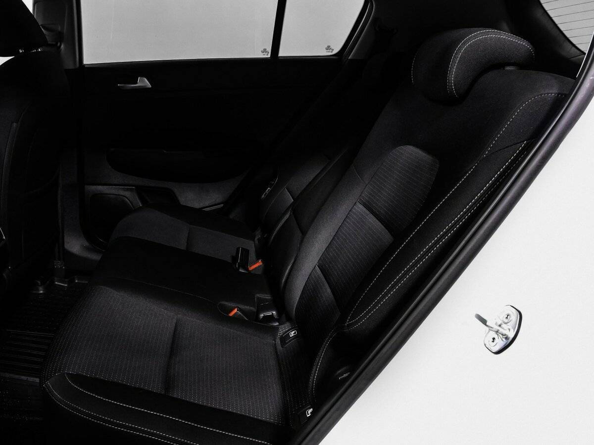 Б/У Киа Спортейдж 2021 года. Фото: #12