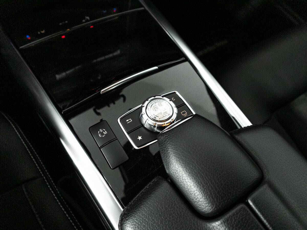 Б/У Мерседес-Бенц Е-Класс 2015 года. Фото: #17