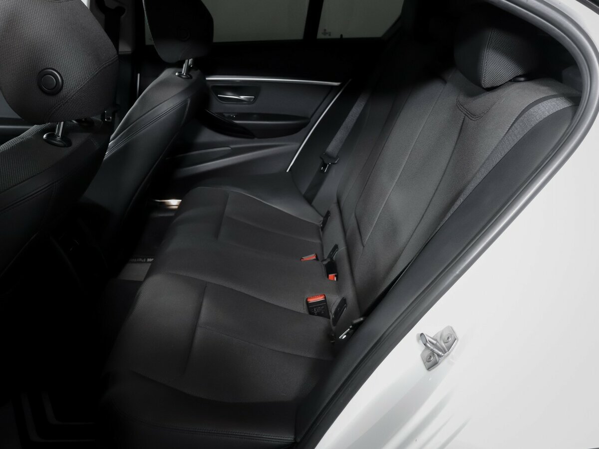 Б/У БМВ 3 серии 2016 года. Фото: #7