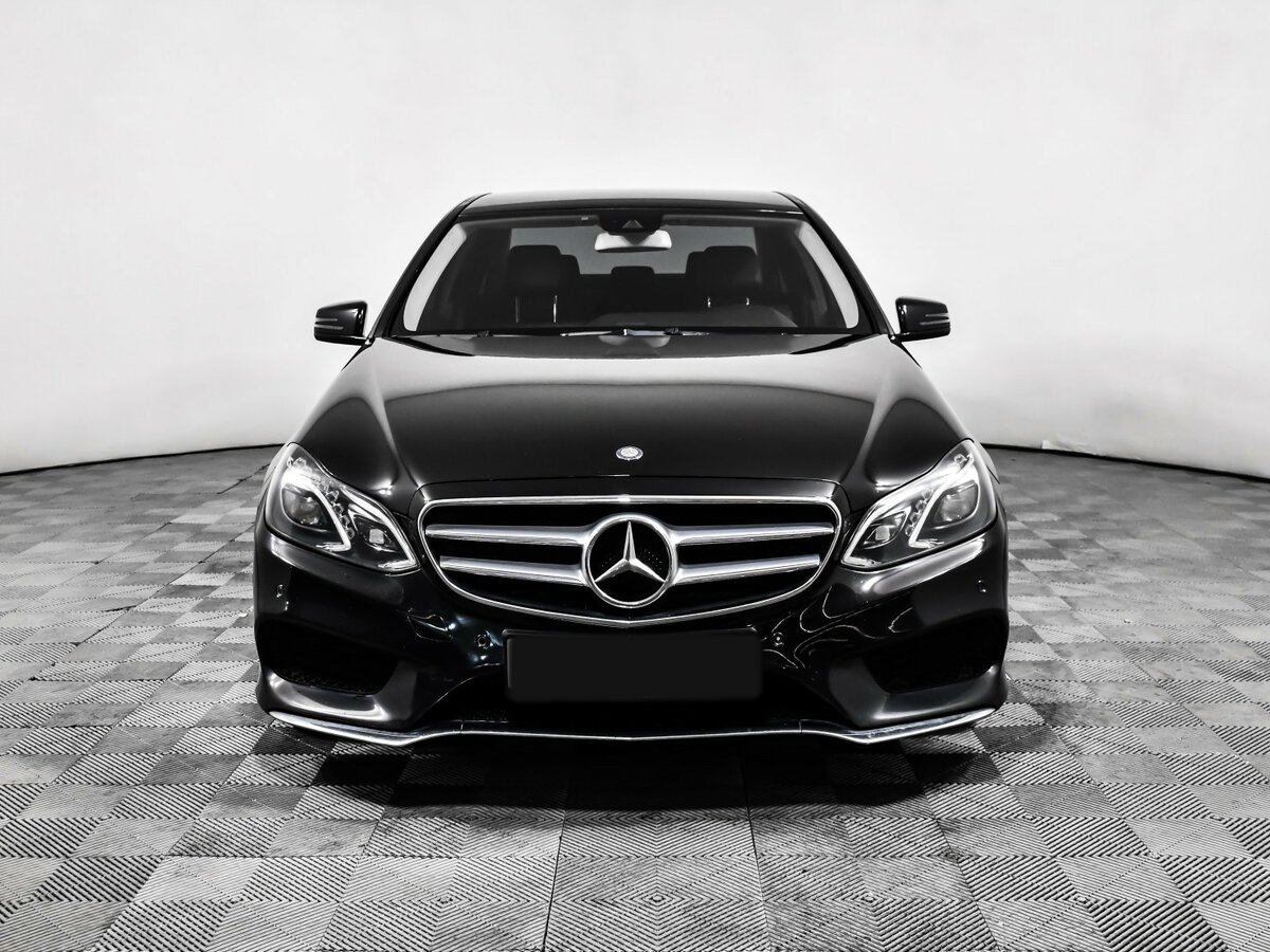 Б/У Мерседес-Бенц Е-Класс 2013 года. Фото: #1