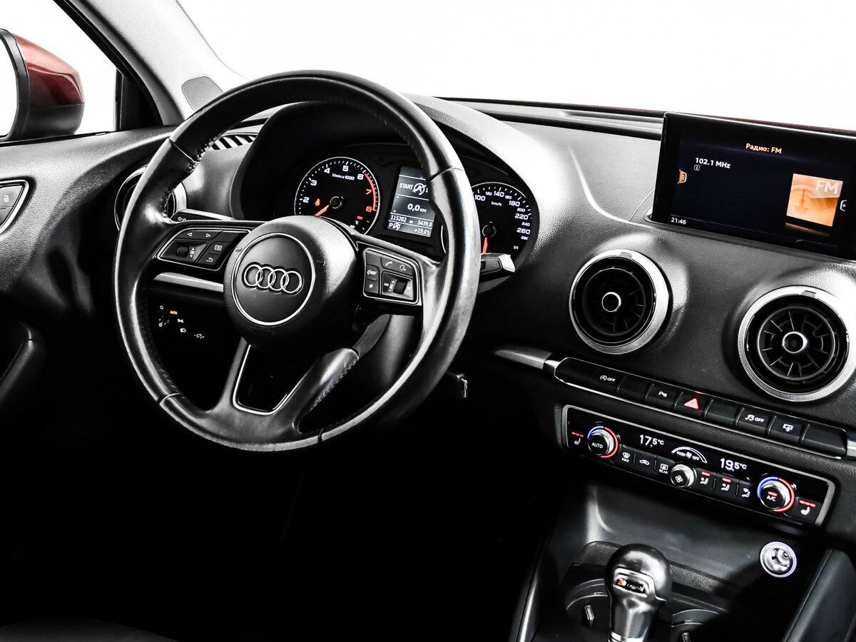 Б/У Ауди А3 2017 года. Фото: #7