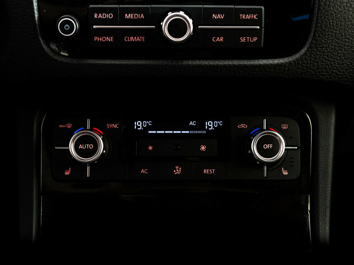 Б/У Фольксваген Туарег 2012 года. Фото: #14