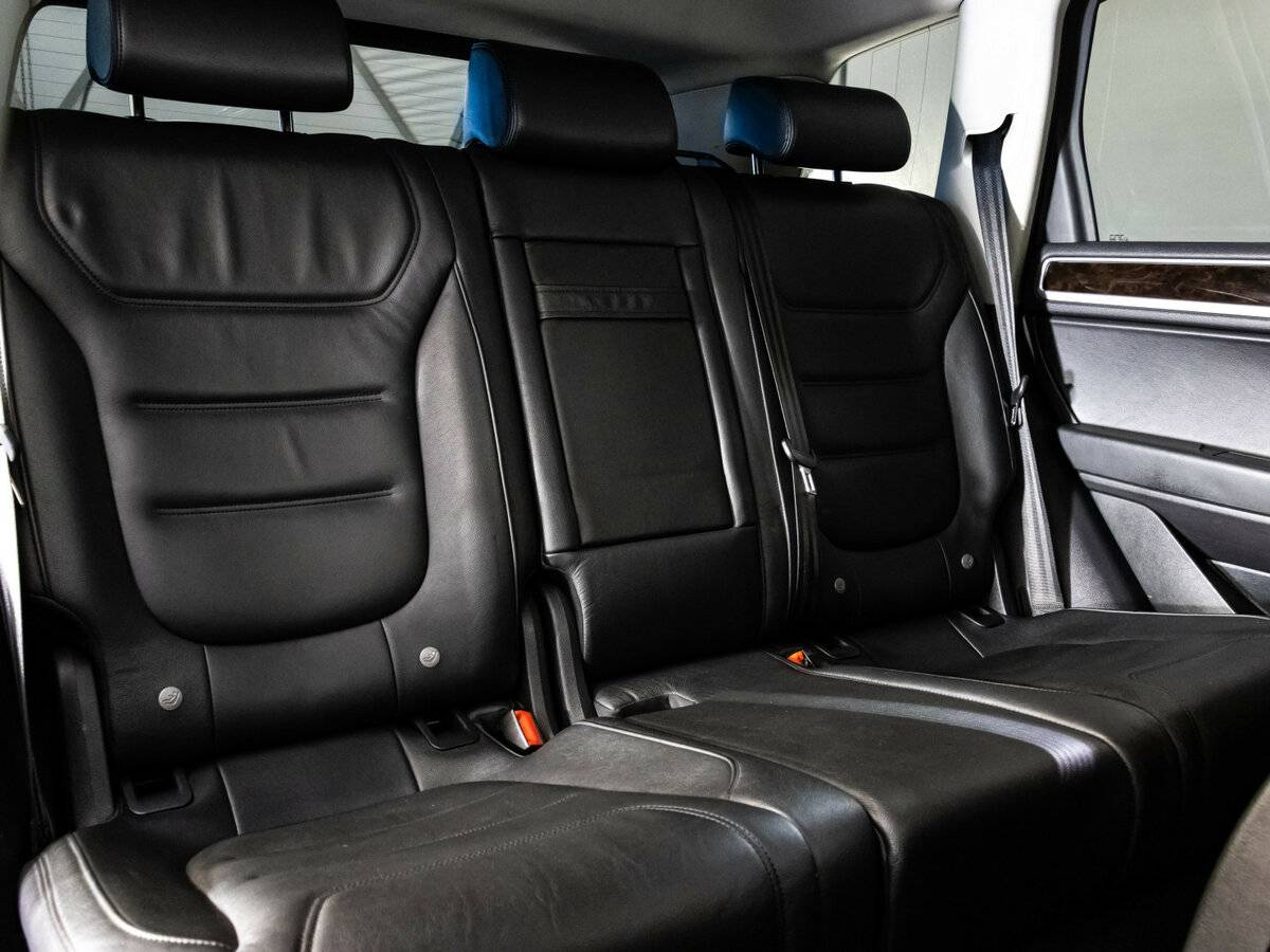 Б/У Фольксваген Туарег 2012 года. Фото: #19