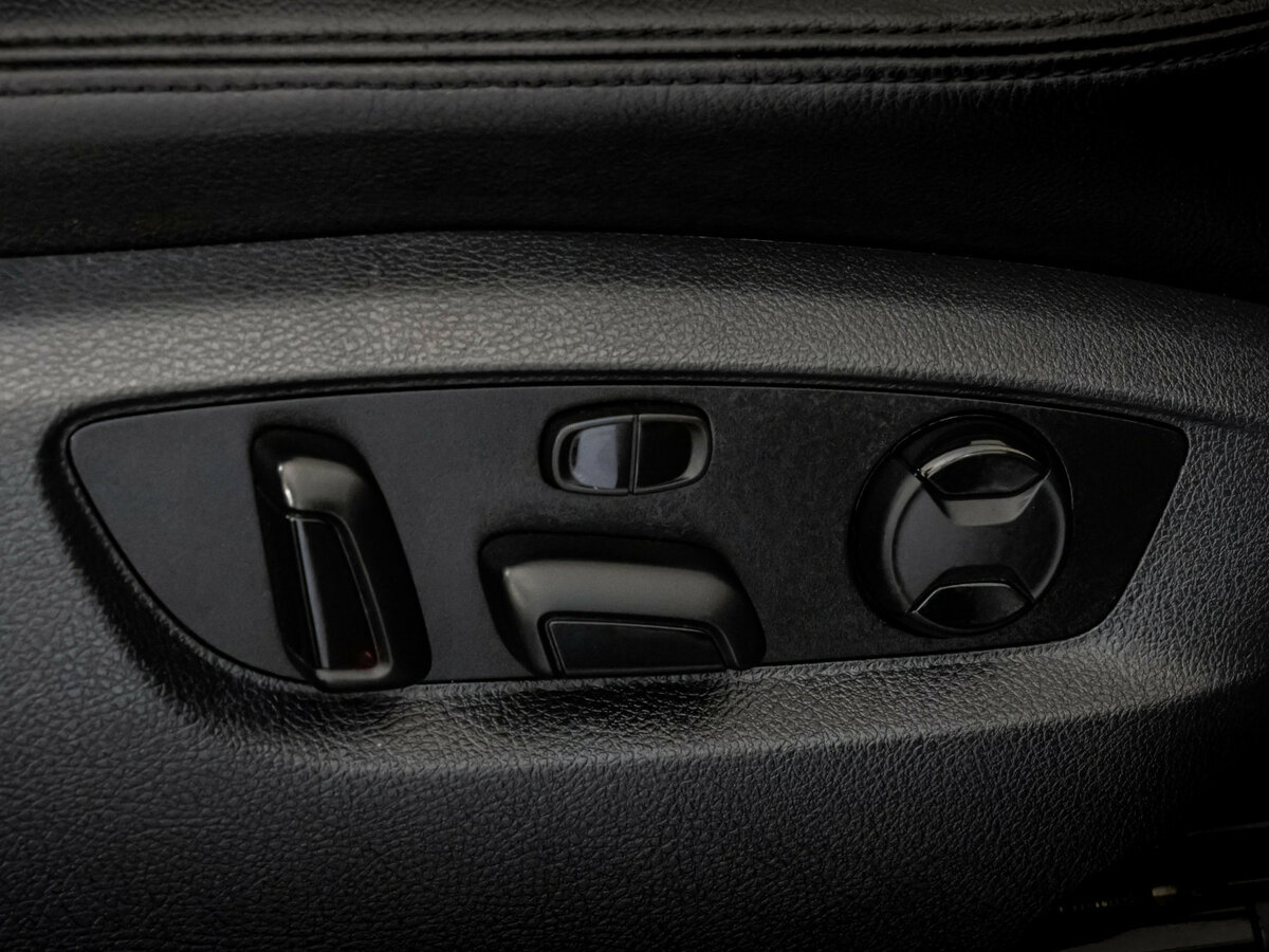 Б/У Фольксваген Туарег 2012 года. Фото: #21