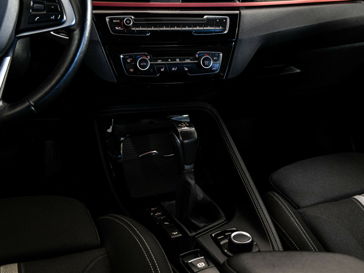 Б/У БМВ Икс1 2017 года. Фото: #9